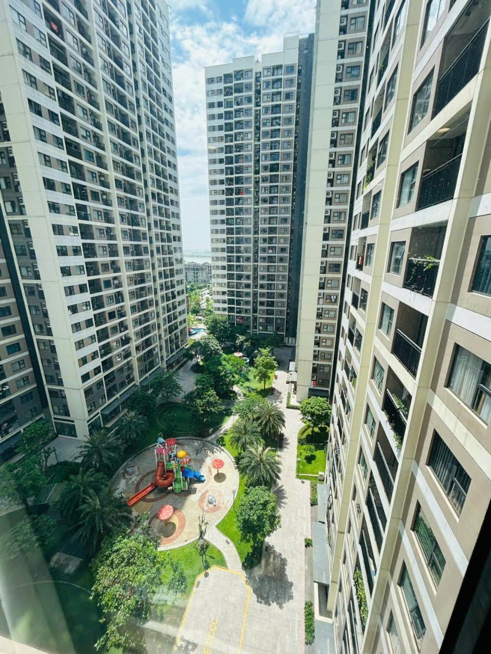 Linh Linh House - Vinhomes Ocean Park Apartment Hanoi
